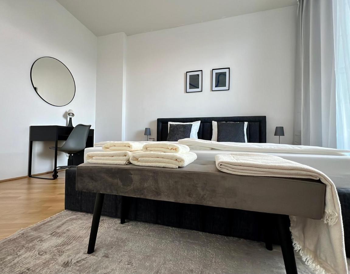 Cozy Property At Belvedere Виена Екстериор снимка